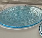 Iittala Kastehelmi 2 x blauw glazen borden 31,5 cm, Ophalen, Zo goed als nieuw, Overige typen