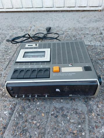  Zeldzame  Wekkerradio  met cassettespeler Roberts KRC100 beschikbaar voor biedingen