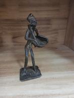 Uit nalatenschap een antiek bronzen beeld