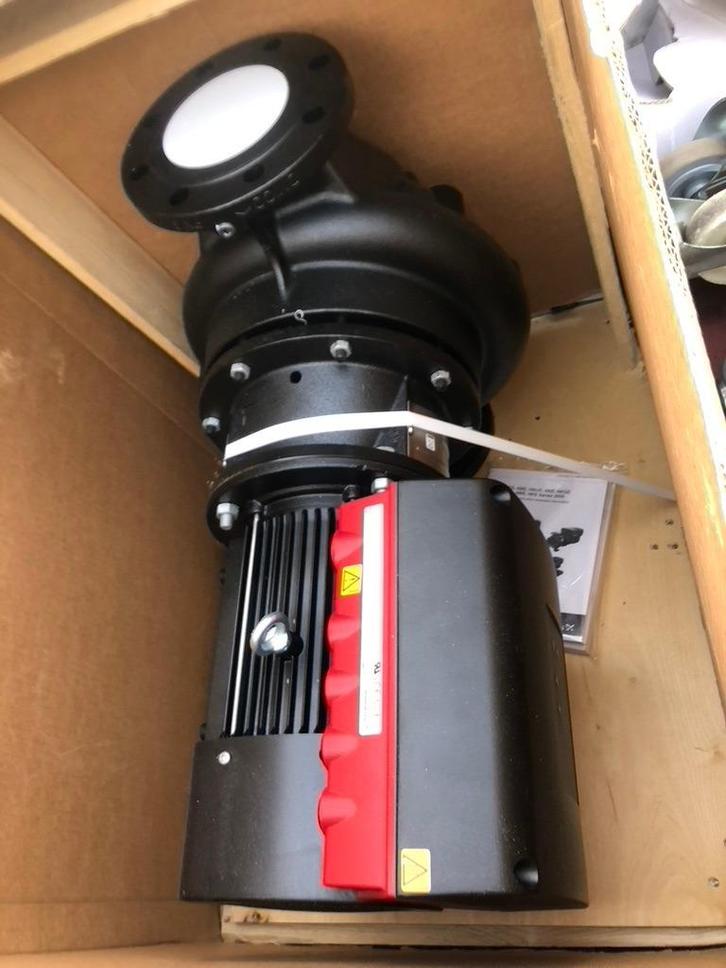 Grundfos Pomp TPE 100-130/4 - MGE112ME, Tuin en Terras, Waterpompen, Zo goed als nieuw, Elektrisch, Overige typen, Ophalen