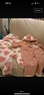 Twee schattige voorjaarsjasjes / overals, Kinderen en Baby's, Babykleding | Overige, Ophalen, Zo goed als nieuw, Meisje