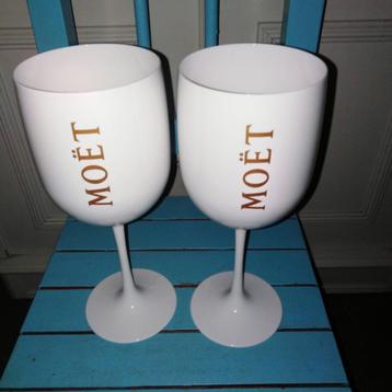 Moët champagneglazen van kunststof 2 stuks beschikbaar voor biedingen