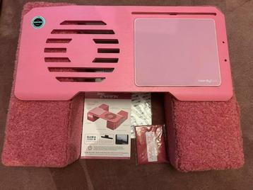 Nerdydtec Couchmaster CyPink Laptoptafel - Nieuw beschikbaar voor biedingen