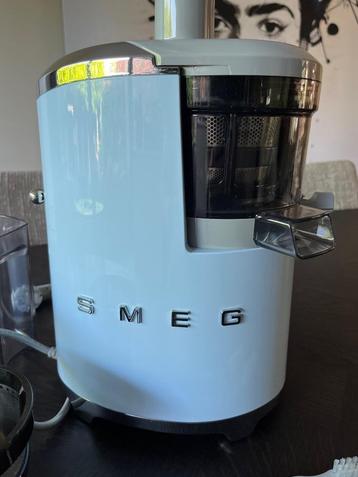 SMEG Slowjuicer blauw (SJF01PBEU) beschikbaar voor biedingen