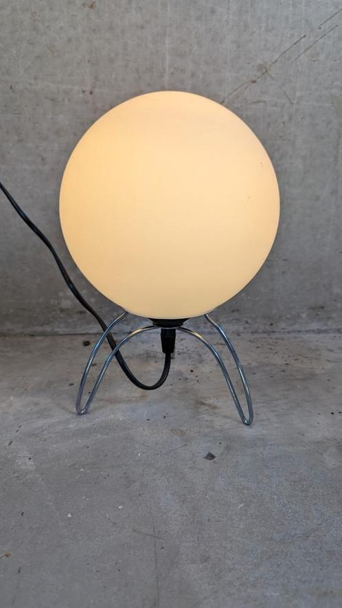 Leuke vintage tafellamp in de stijl van Saturnus lamp (Raak), Antiek en Kunst, Antiek | Lampen, Ophalen of Verzenden