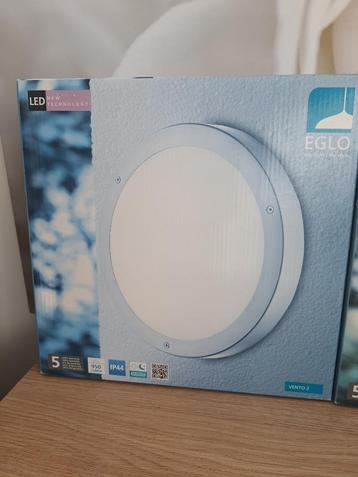 nieuwe eglo buitenlamp beschikbaar voor biedingen