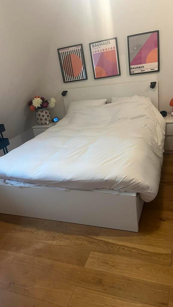 Ikea malm Bed 140cm + Matras & Nachtkastjes, Huis en Inrichting, Slaapkamer | Bedden, Zo goed als nieuw, Tweepersoons, 140 cm