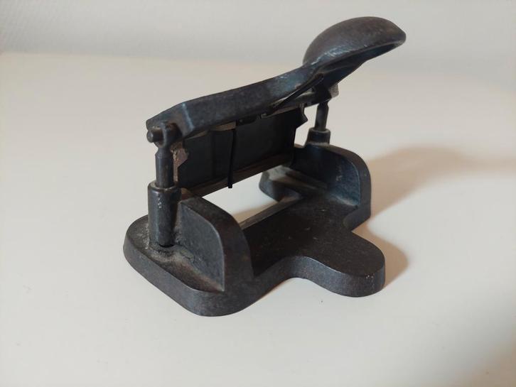 Antieke Perforator - Bureau Accessoire, Antiek en Kunst, Antiek | Kantoor en Zakelijk, Ophalen of Verzenden