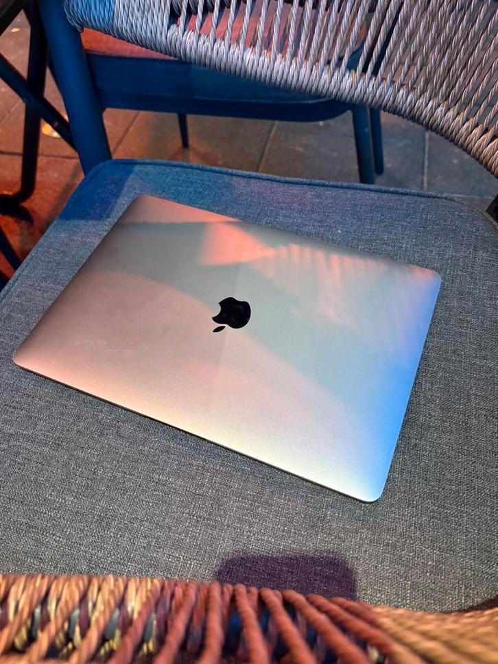 Macbook air 2020, Computers en Software, Apple Macbooks, Zo goed als nieuw, MacBook Pro, 13 inch, Minder dan 2 Ghz, 256 GB, 8 GB
