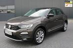 Volkswagen T-Roc 1.5 TSI ACT Style AUTOMAAT CRUISE APPLE CAR, Stof, Zwart, 4 cilinders, 150 pk