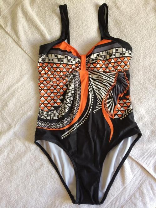 Badpak zwart met oranje fantasie, maat M, Kleding | Dames, Badmode en Zwemkleding, Nieuw, Badpak, Oranje, Ophalen of Verzenden