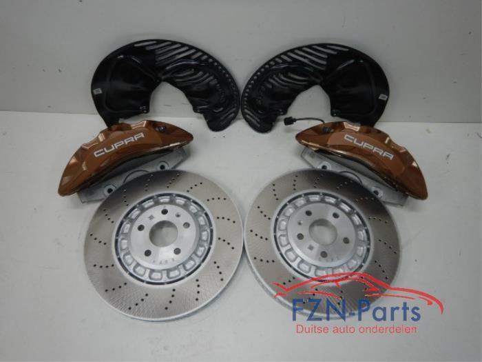 Audi A3 S3 RS3 8V 8Y Remset Voorzijde 6 Pots Akebono 374MM L, Auto-onderdelen, Remmen en Aandrijving, Nieuw, Ophalen