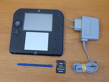 Nintendo 2DS Zwart/Blauw met 4GB KAART & OPLADER beschikbaar voor biedingen