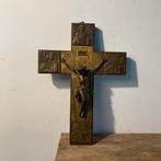 Prachtig antiek koperen kruis religie hout, Verzamelen, Religie, Ophalen of Verzenden