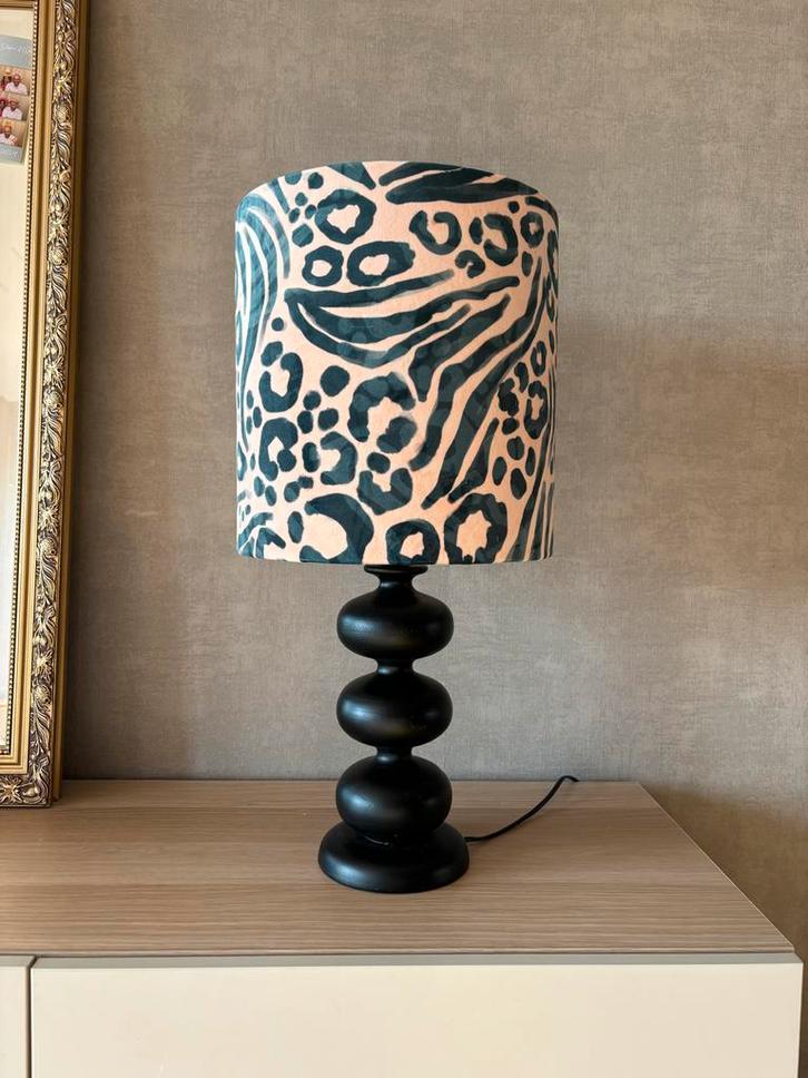 Mooie tafellamp met velvet kap, Huis en Inrichting, Lampen | Tafellampen, Zo goed als nieuw, 50 tot 75 cm, Stof, Ophalen