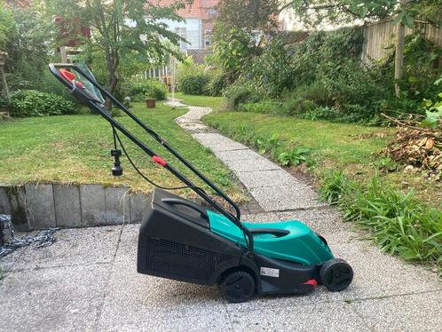Grasmaaier Bosch Rotak 320 ER 1200kw, Tuin en Terras, Grasmaaiers, Zo goed als nieuw, 30 t/m 39 cm, Cirkelmaaier, Mulchfunctie