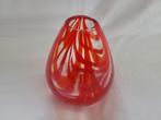 Rood gestreepte dikwandige glazen vaas in druppelvorm, Antiek en Kunst, Ophalen of Verzenden