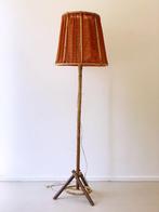 Vintage vloerlamp staande lamp rohe rotan bamboe riet retro, Huis en Inrichting, Lampen | Vloerlampen, Boho / sixties / seventies