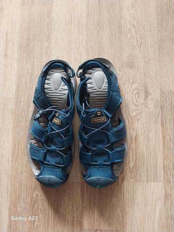 sandalen Maat 43_44 gloednieuw beschikbaar voor biedingen