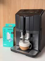 Siemens EQ.3 s300 Koffiemachine + Reinigingsset, Afneembaar waterreservoir, Gebruikt, Koffiemachine, 2 tot 4 kopjes