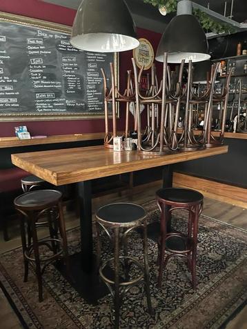 Hoge stamtafel 90x200 beschikbaar voor biedingen