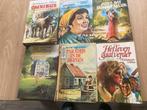 8 boeken Nel Schuttevaer-Velthuys, Ophalen of Verzenden, Gelezen