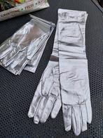 2x lange zilveren handschoenen (robot, zilveren bruiloft), Ophalen of Verzenden, Nieuw, Carnaval, Accessoires