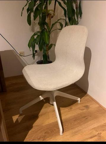 Stoel nieuwprijs 129 euro beschikbaar voor biedingen