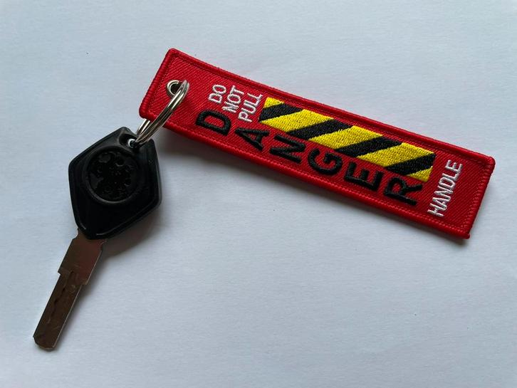 DO NOT PULL sleutelhanger, Verzamelen, Sleutelhangers, Nieuw, Ophalen