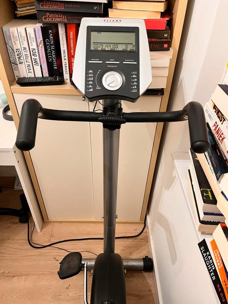 Hometrainer Pliant - Perfect voor thuis!, Sport en Fitness, Fitnessapparatuur, Gebruikt, Hometrainer, Benen, Metaal, Ophalen