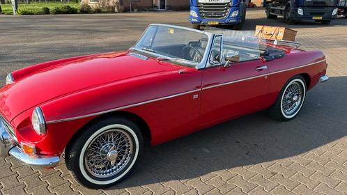 MGB Mark I lepeldeur 1964 in uitstekende staat, Auto's, MG, Particulier, B, Benzine, Cabriolet, Handgeschakeld, Geïmporteerd, Rood