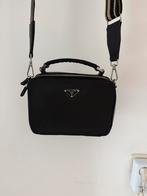 Prada schoudertas zwart voor heren, Sieraden, Tassen en Uiterlijk, Tassen | Schoudertassen, Ophalen of Verzenden, Nieuw, Zwart