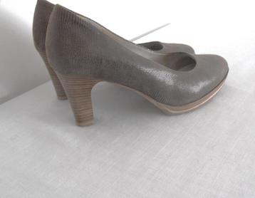 Tamaris - prachtige bruine leren schoenen pumps -  39 beschikbaar voor biedingen