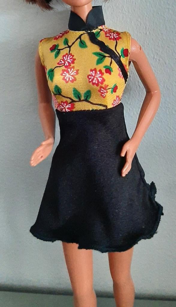 jurk barbie in style kleertjes, Kinderen en Baby's, Speelgoed | Poppen, Ophalen of Verzenden, Zo goed als nieuw, Barbie