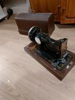Antieke naaimachine met houten koffer, Antiek en Kunst, Antiek | Naaimachines, Ophalen
