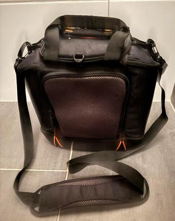 Te koop zo goed als nieuwe Case cameratas.  beschikbaar voor biedingen