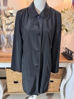 Chique, Zwarte, coated regenjas Gil Bret, 38, ZGAN., Verzenden, Zo goed als nieuw, Maat 38/40 (M), Zwart