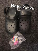 Zwarte slippers Maat 25/26, Kinderen en Baby's, Babykleding | Schoentjes en Sokjes, Schoentjes, Jongetje of Meisje, Ophalen of Verzenden