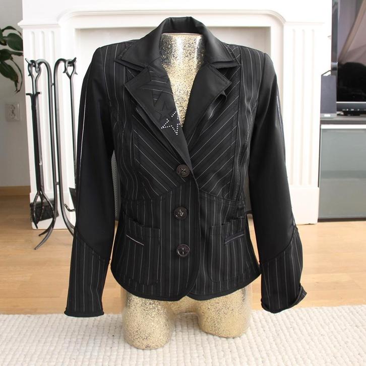 Zucchero Jasje (M) € 25,-, Kleding | Dames, Jasjes, Kostuums en Pakken, Zo goed als nieuw, Jasje, Maat 38/40 (M), Zwart, Ophalen of Verzenden