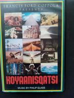 vhs videoband Koyaanisqatsi, Alle leeftijden, Ophalen of Verzenden, Gebruikt, Overige genres