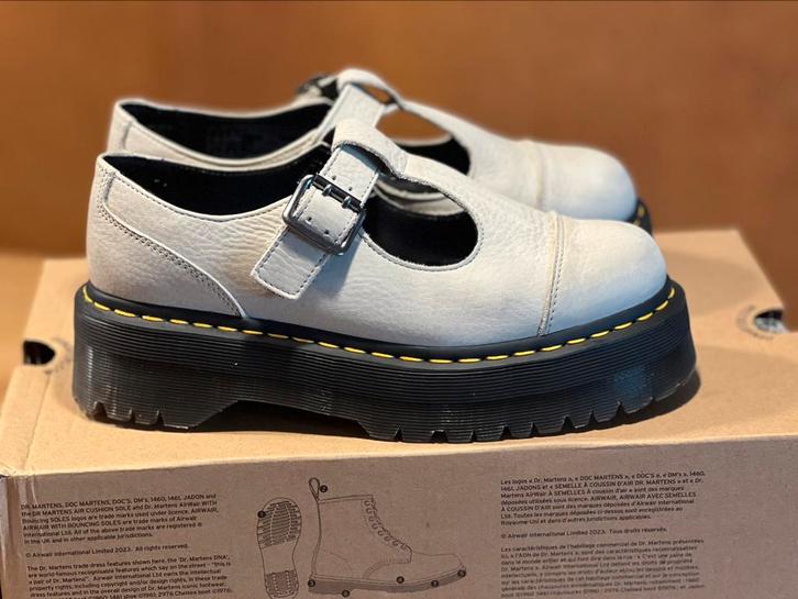 Dr Martens - Mary Jane Bethan Platform - maat 41, Kleding | Dames, Schoenen, Zo goed als nieuw, Sandalen of Muiltjes, Grijs, Ophalen of Verzenden