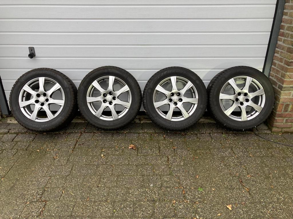 4 winterbanden voor BMW X3 met z.g.a.n aluminium velgen., Ophalen, 17 inch, Winterbanden, 235 mm