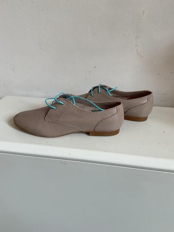 Nieuwe Veterschoenen dames, leer, maat 37 beschikbaar voor biedingen