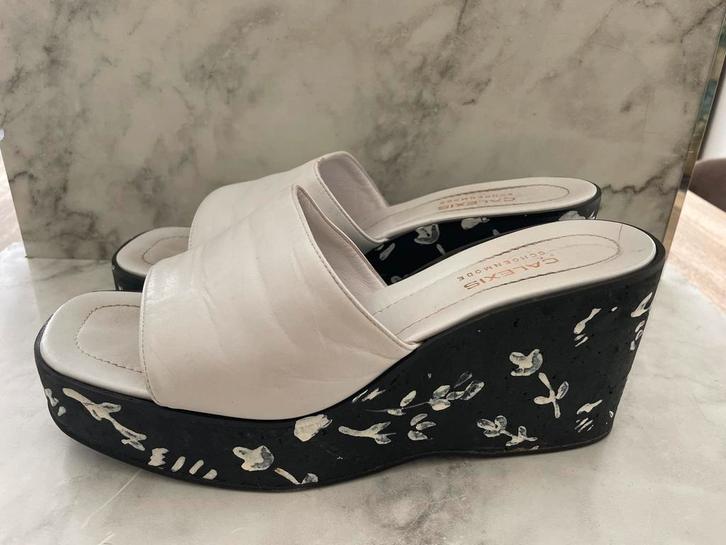 Elegante witte sleehakken - Calexis maat 40, Kleding | Dames, Schoenen, Gedragen, Sandalen of Muiltjes, Wit, Ophalen of Verzenden