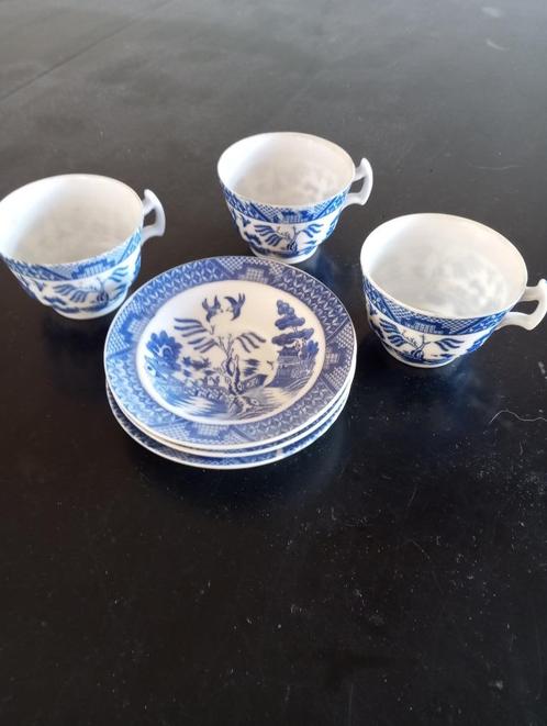 Set van 3 Blue Willow kop en schotel -  bone china, Antiek en Kunst, Curiosa en Brocante, Ophalen