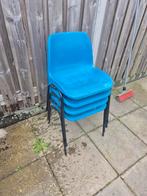 4 blauwe stoelen, Ophalen, Gebruikt, Kunststof