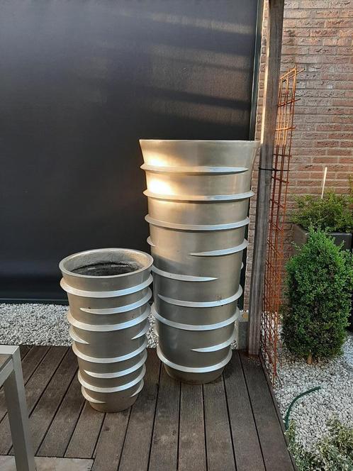 2 grote Bloempotten, Tuin en Terras, Bloempotten, Gebruikt, Kunststof, Tuin, 70 cm of meer, 40 cm of meer, Rond, Ophalen