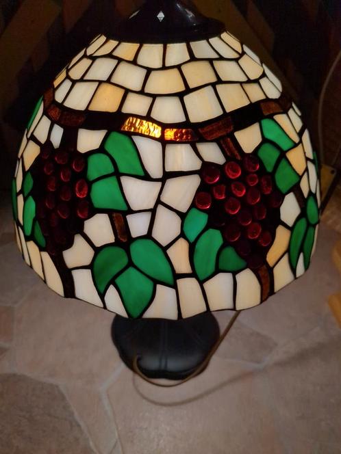 Tiffany Lamp Druivenmotief, Huis en Inrichting, Lampen | Tafellampen, Zo goed als nieuw, Minder dan 50 cm, Glas, Metaal, Ophalen