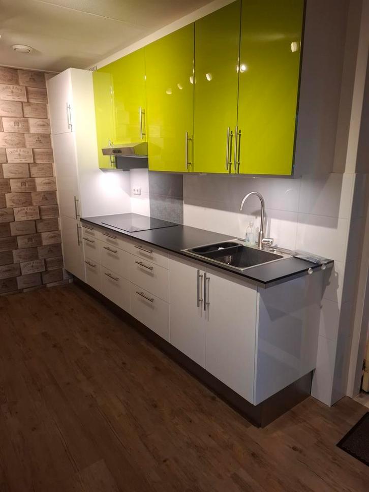 Moderne Keuken - met apparatuur, Huis en Inrichting, Keuken | Complete keukens, Zo goed als nieuw, Enkelwandige keuken, Overige kleuren