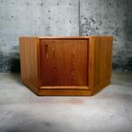 Vintage DYRLUND teaken hoekkast /kast, Ophalen, Gebruikt, 50 tot 70 cm, 105 cm of meer